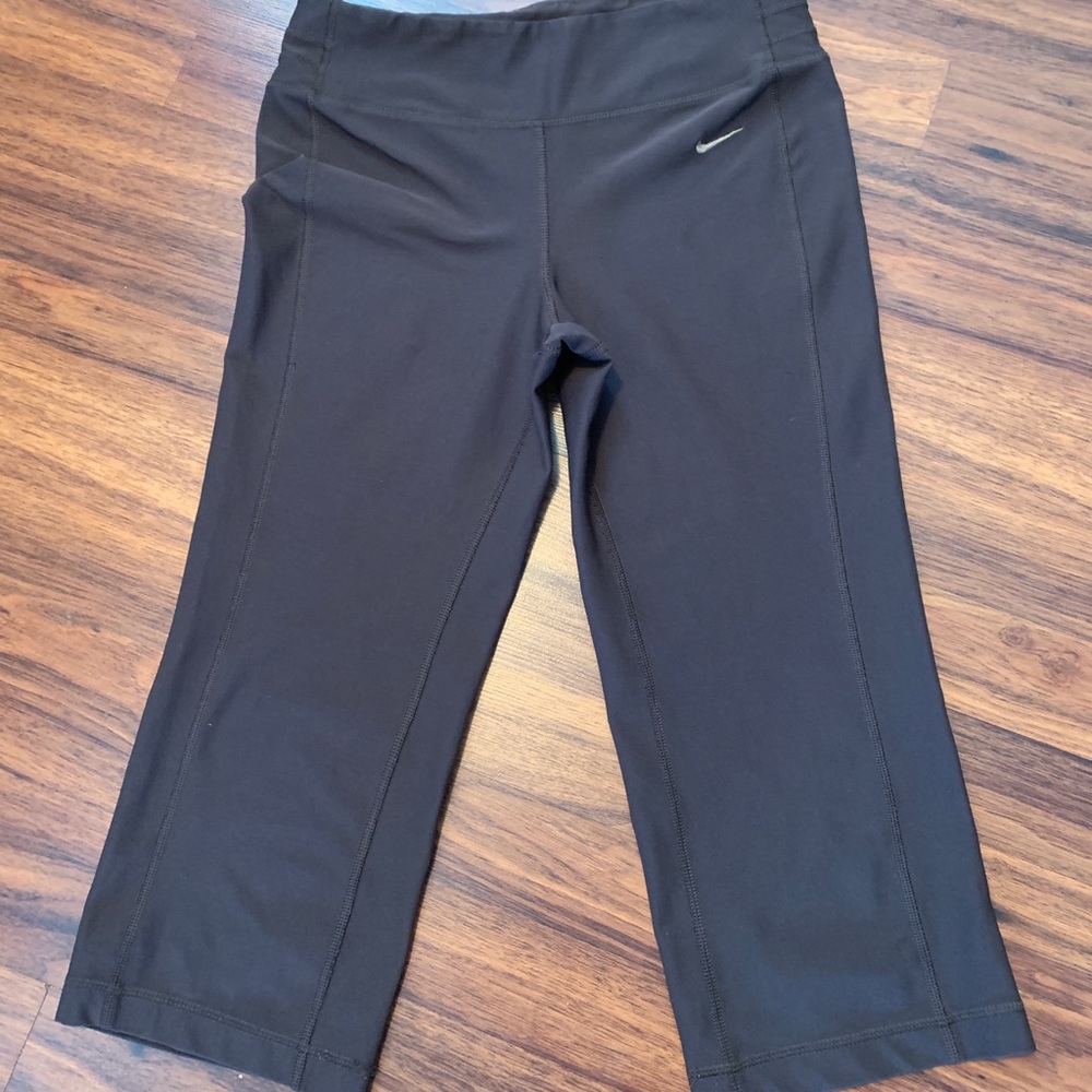 Nike Dri-Fit Yoga Capri Pants Womens Size XS blk